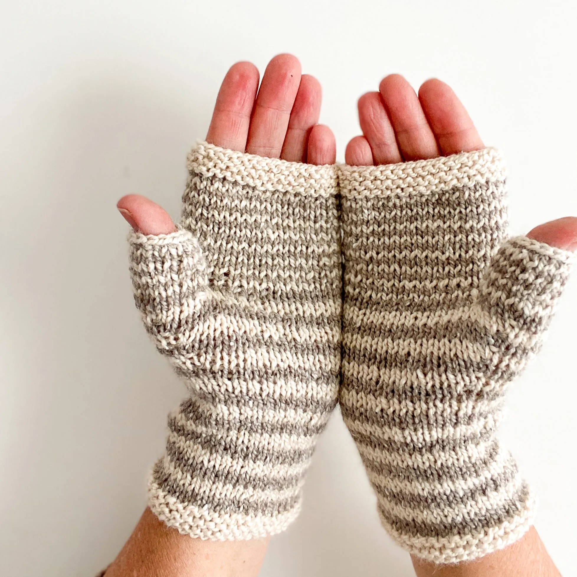 Katherine Knit Mitt Pattern