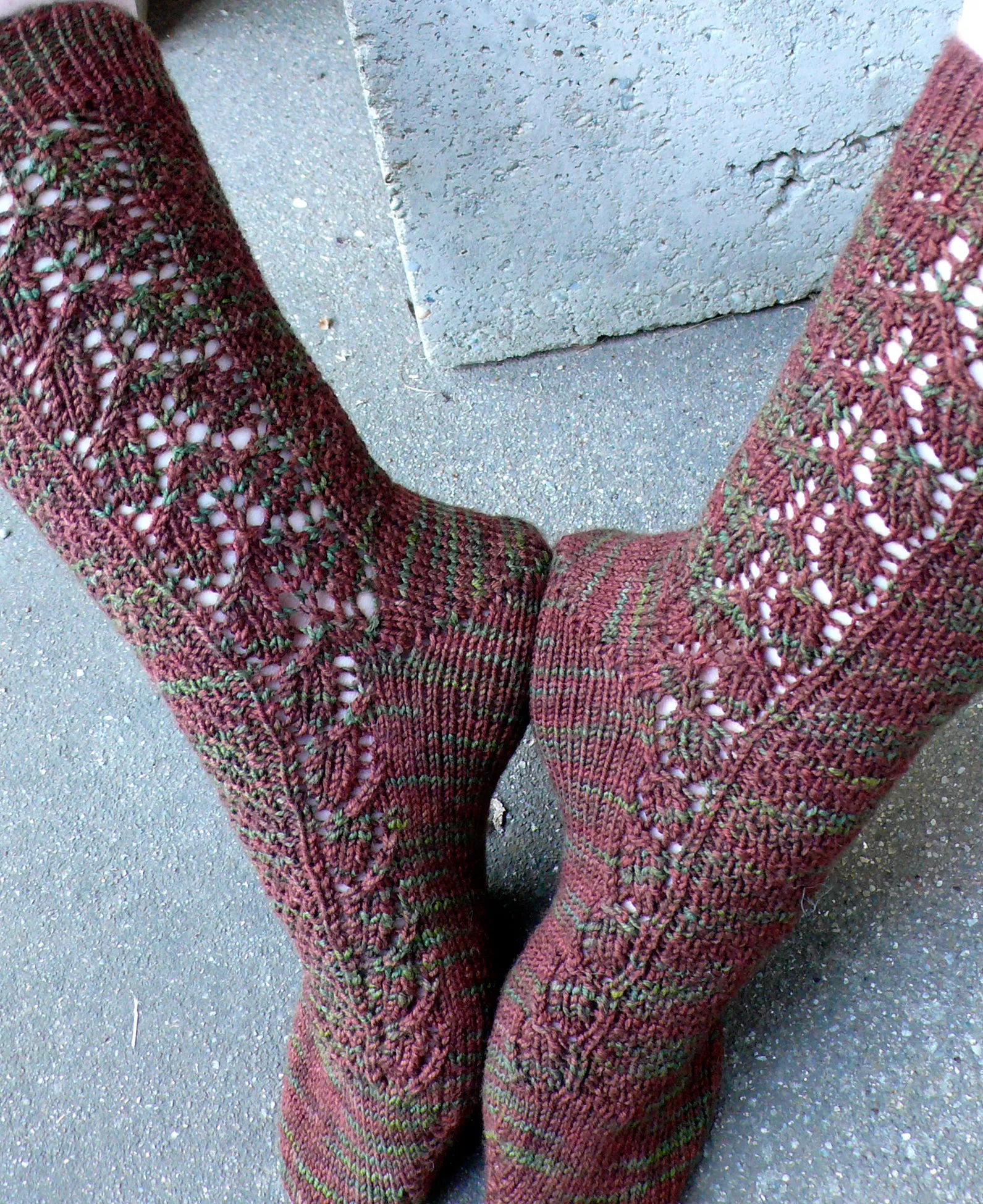 Pine Cones socks <br/><small>knitting pattern</small>