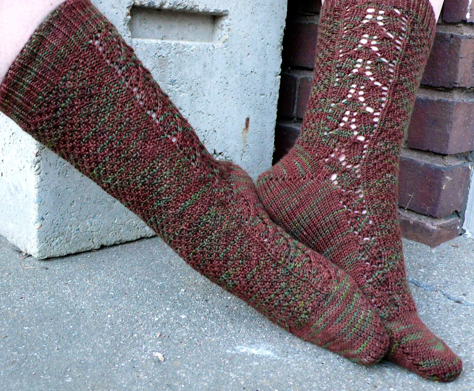 Pine Cones socks <br/><small>knitting pattern</small>